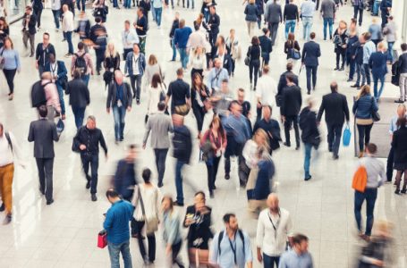Net arrivals close to 300,000 per annum